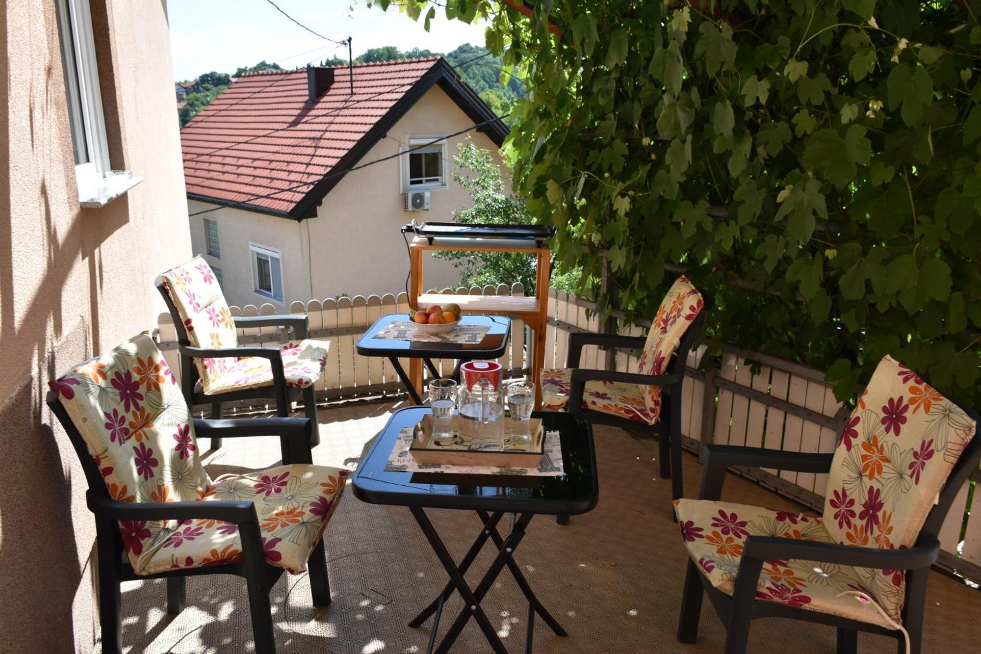 Mensa * Tuzla